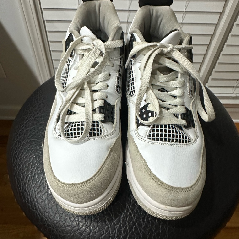 🖤 Nike White and Black Men's Jordan’s Shoes 🤍 Best Offer Accepted!